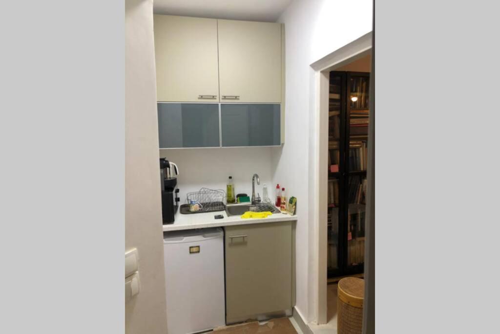 아테네 Exarcheia: Independent Ground Floor House. 아파트 외부 사진