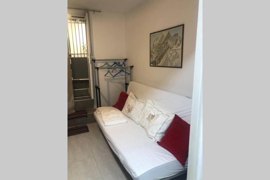 아테네 Exarcheia: Independent Ground Floor House. 아파트 외부 사진
